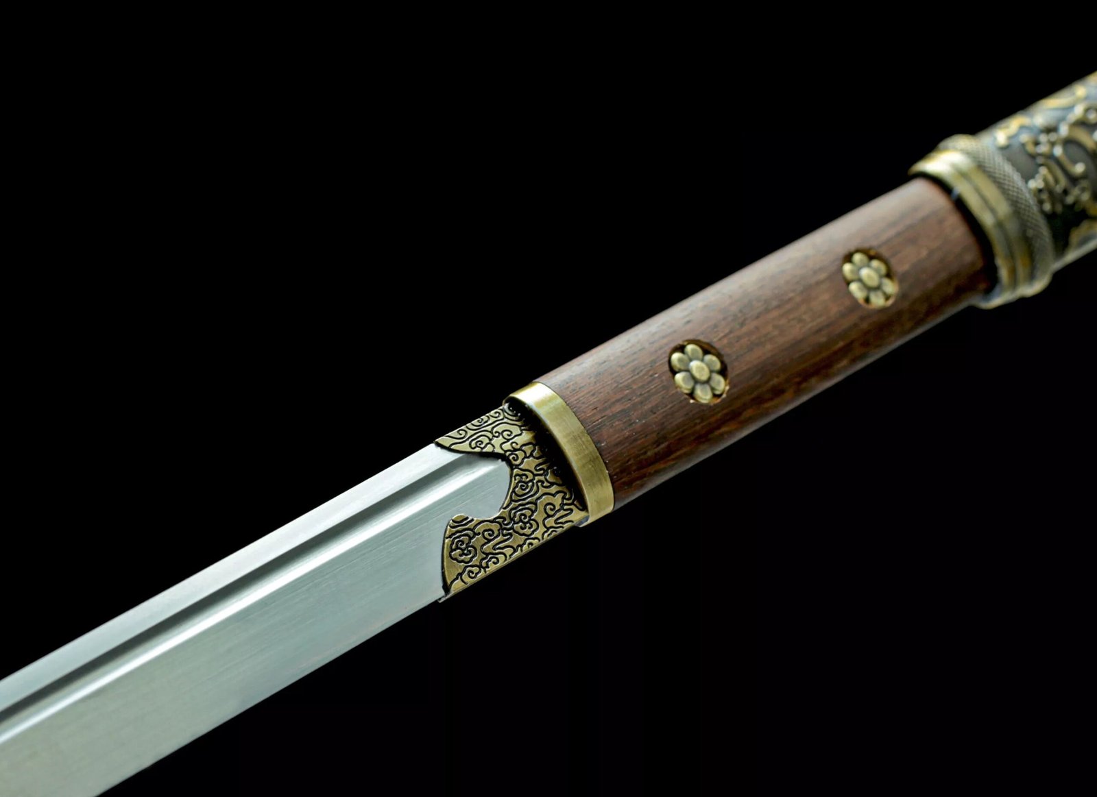Poorly fitted scabbard for Tang-style knife made of manganese steel - Image 9