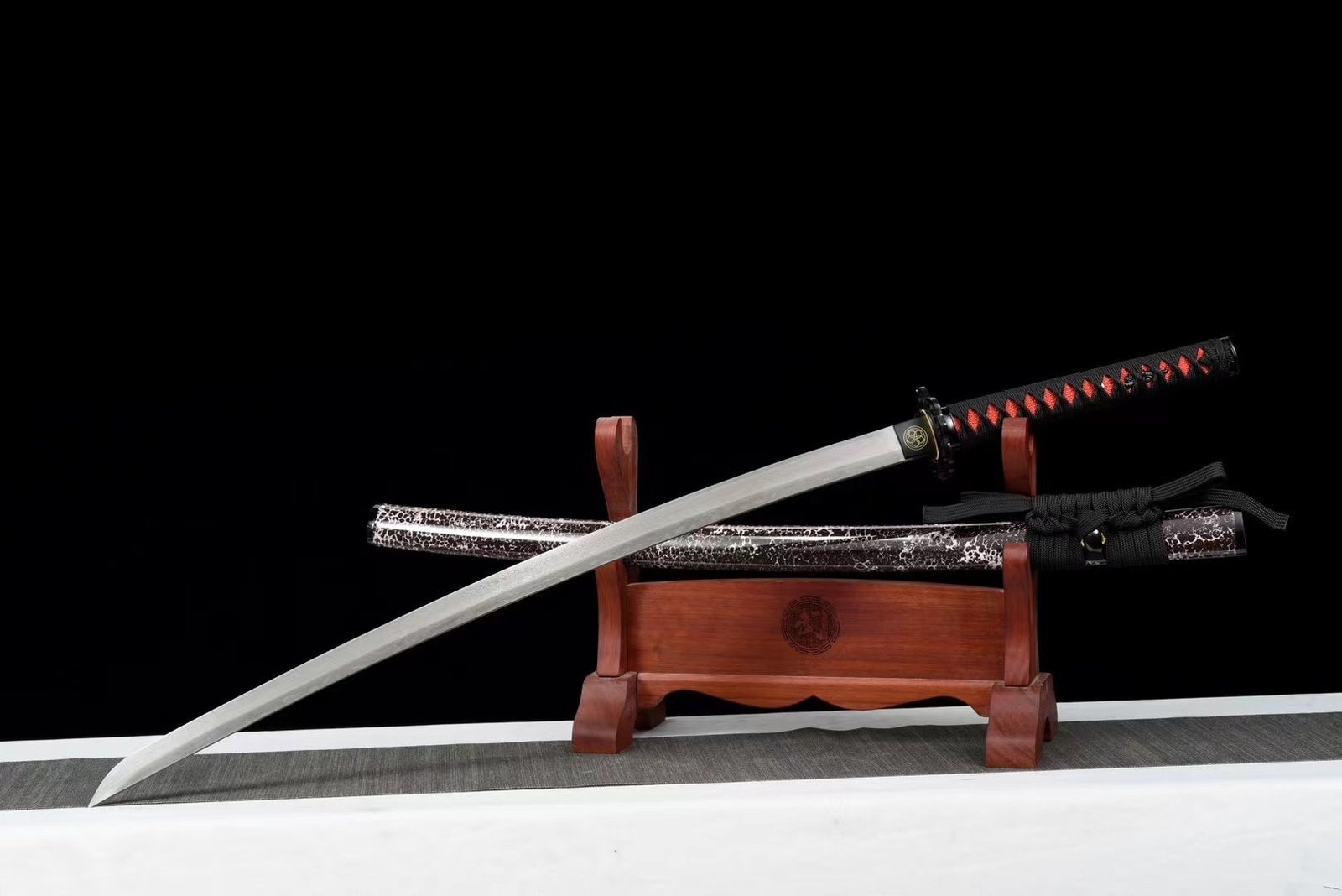 Katana Kikuchi (Damascus Steel) - Image 9