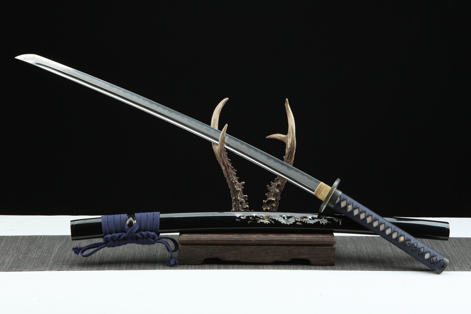 Katana Ishikari (Damascus Steel & Genuine Hamon) - Image 3