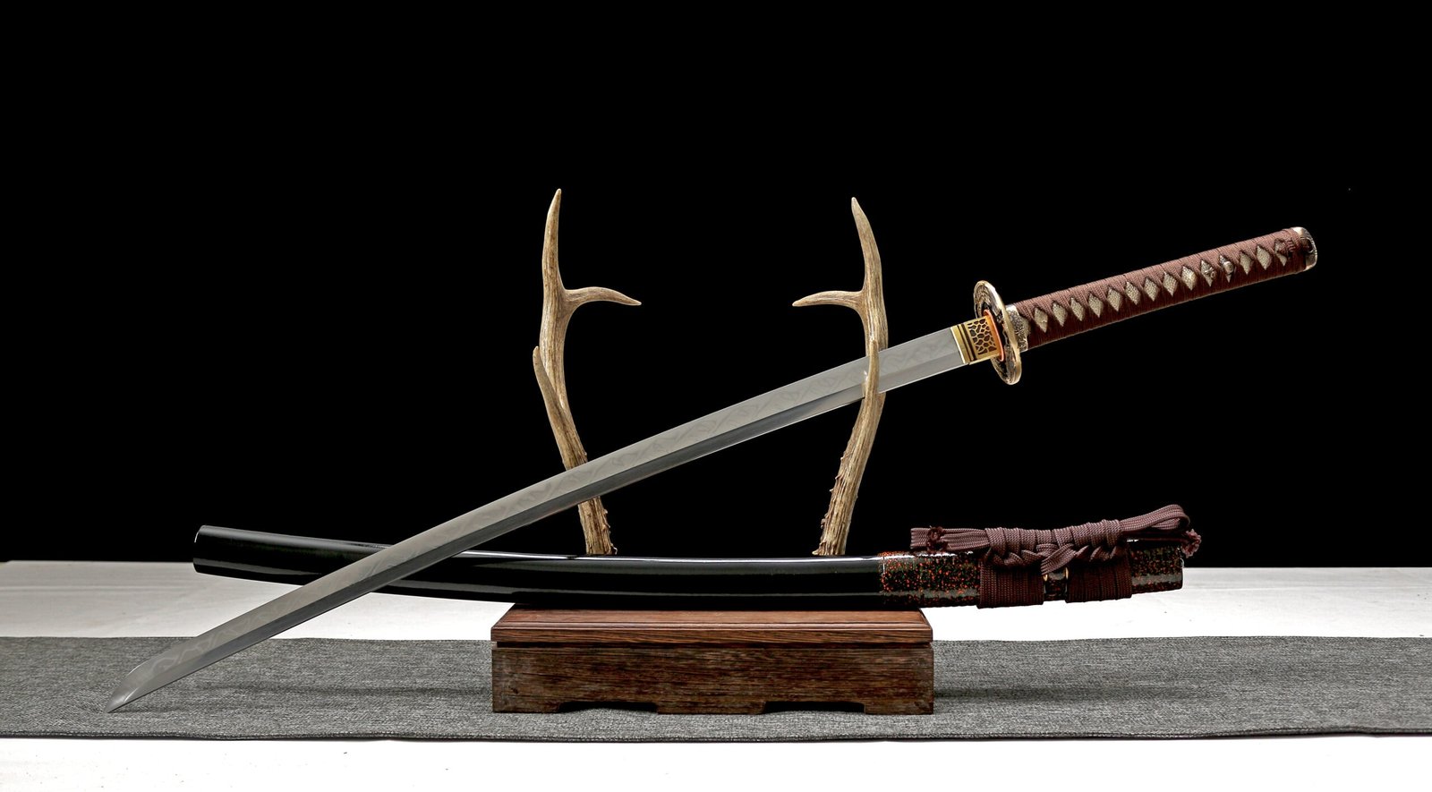 Katana Shinshiro (T10 Steel Genuine Hamon & Ray Skin) - Image 3
