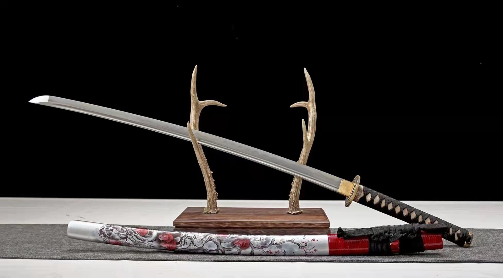 Katana Ama (T10 Steel Genuine Hamon & Ray Skin) - Image 3