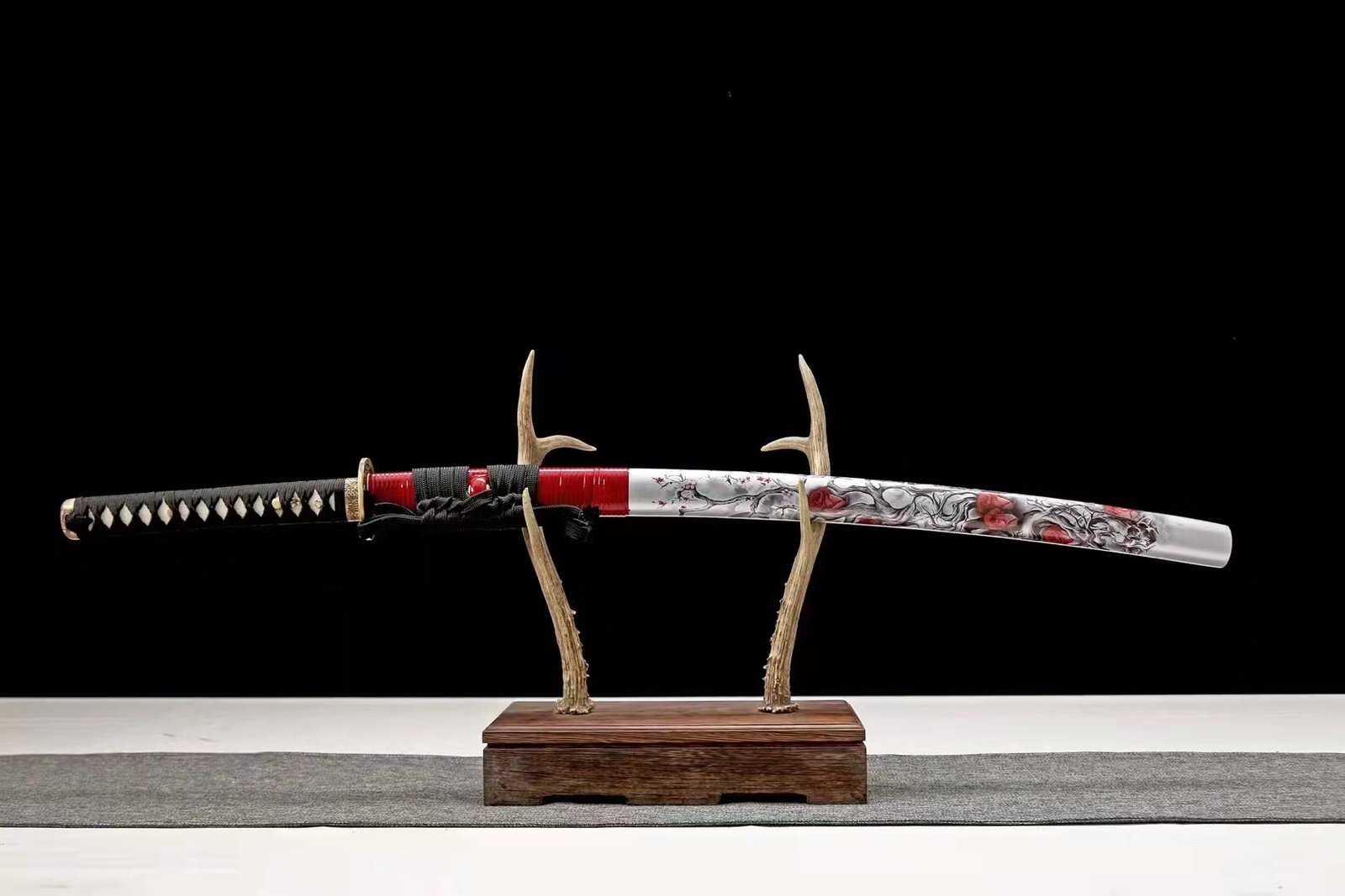 Katana Ama (T10 Steel Genuine Hamon & Ray Skin) - Image 9