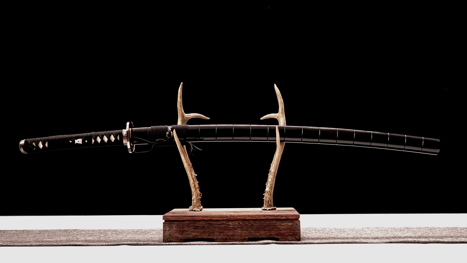 Katana Daisen (Damascus Steel) - Image 5