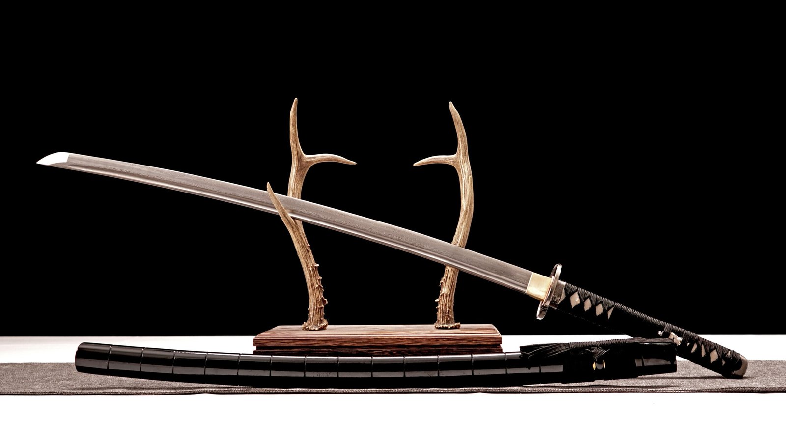 Katana Daisen (Damascus Steel) - Image 6