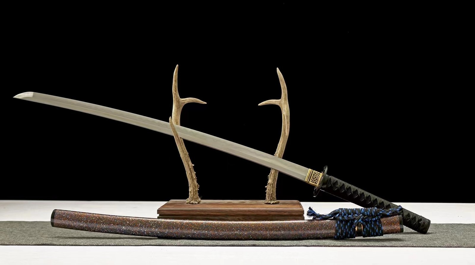 Katana Towada (1060 Carbon Steel Genuine Ray Skin) - Image 2
