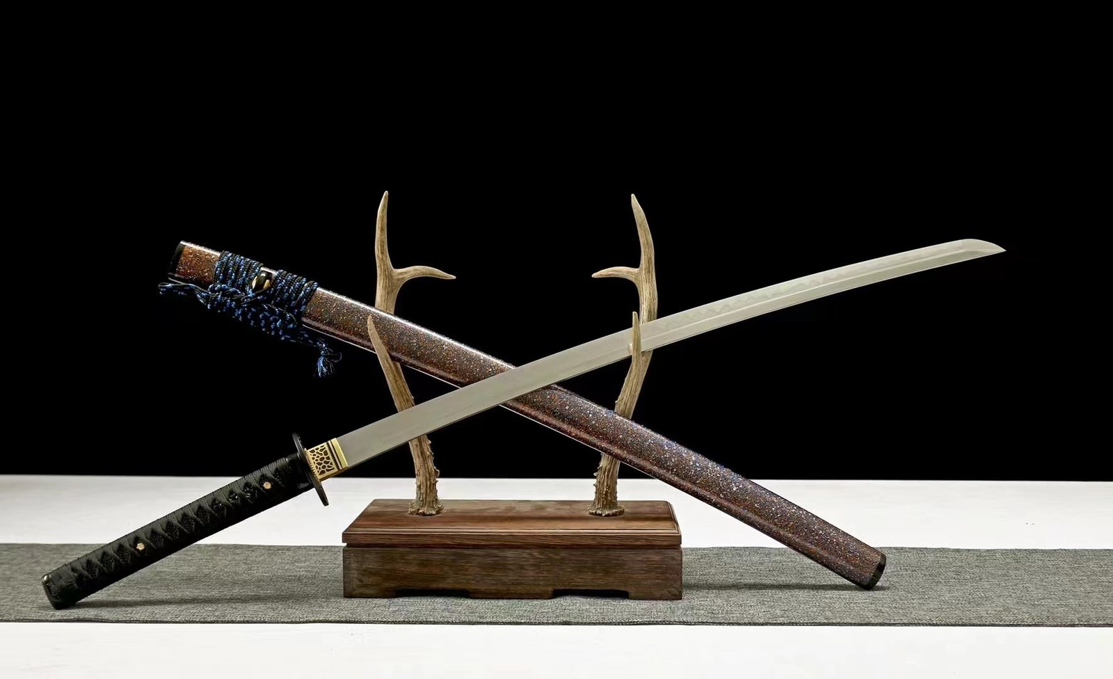 Katana Towada (1060 Carbon Steel Genuine Ray Skin) - Image 4