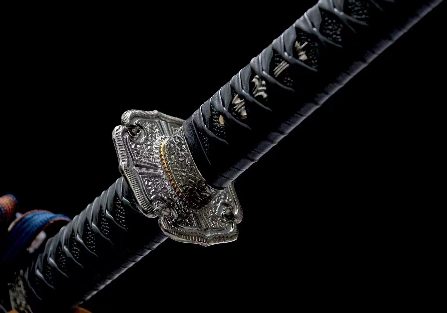 Katana Shiroi (T10 Steel Genuine Hamon & Ray Skin)