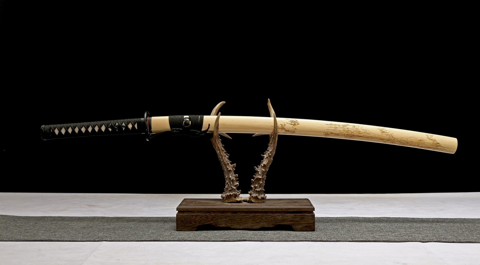 Katana Kisarazu (Damascus Steel & Genuine Ray Skin) - Image 5