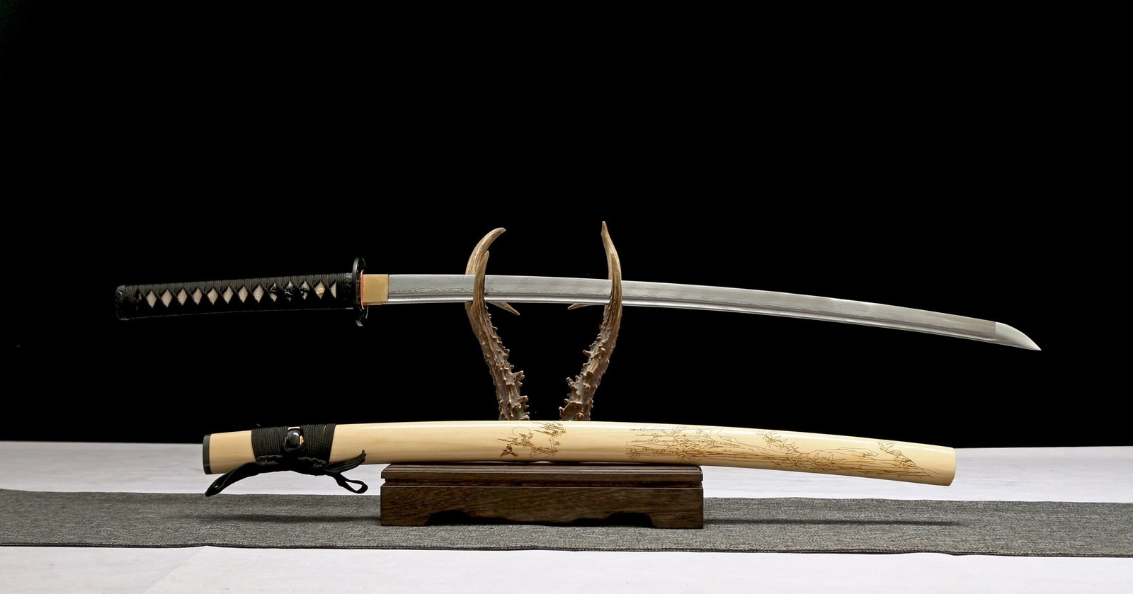 Katana Kisarazu (Damascus Steel & Genuine Ray Skin) - Image 7